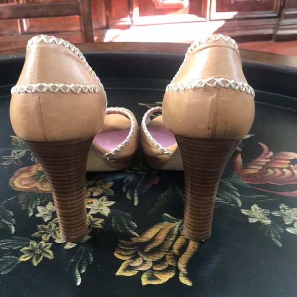 BCBG MAX AZRIA 4 inch high heels 8.5 - Picture 2 of 11